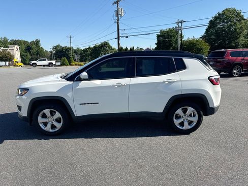 Used 2018 Jeep Compass Latitude w/ Popular Equipment Group FWD image 4