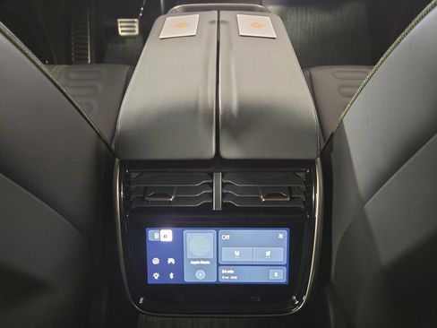 Used 2024 Rivian R1S Adventure AWD/4WD image 30