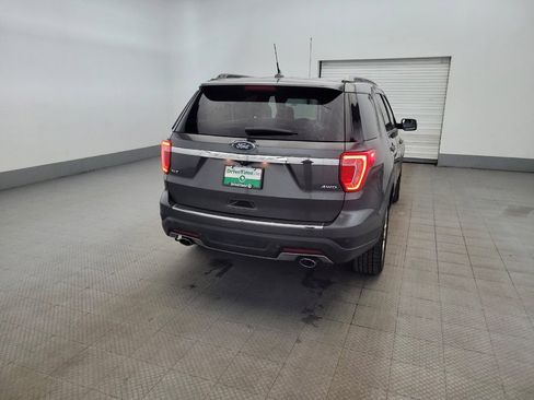 Used 2018 Ford Explorer XLT w/ Equipment Group 202A image 7
