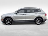 Used 2020 Volkswagen Tiguan SE w/ Panoramic Sunroof Package image 2