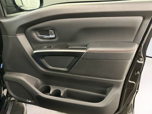 Used 2024 Nissan Titan PRO-4X w/ Pro-4x Convenience Package image 33