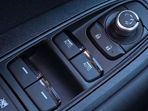 Certified 2025 Subaru Outback Premium image 18