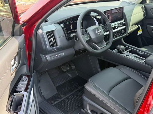New 2026 Nissan Pathfinder SL w/ SL Premium Package FWD image 9