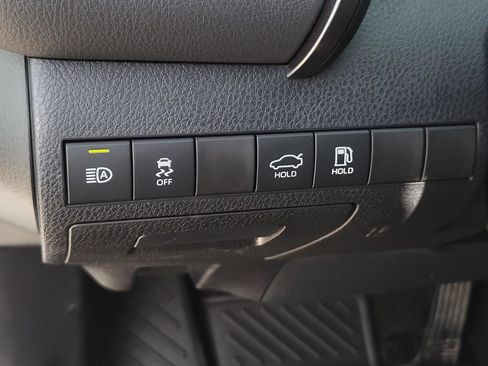 Used 2020 Toyota Camry LE FWD image 18
