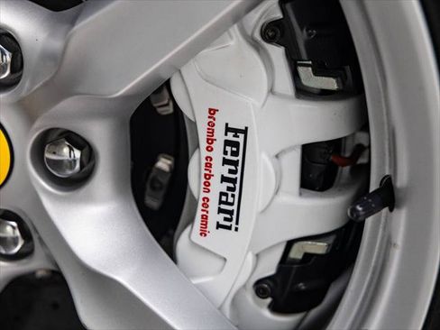 Used 2022 Ferrari F8 Tributo RWD image 27