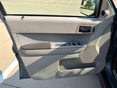 Used 2011 Ford Escape 4WD Hybrid image 12