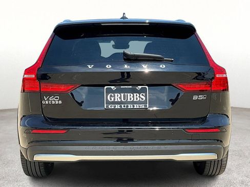 Certified 2024 Volvo V60 B5 Cross Country Plus image 7