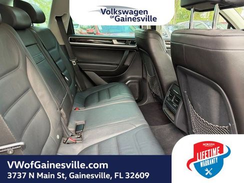 Used 2014 Volkswagen Touareg Executive AWD/4WD image 8