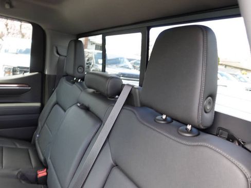 Used 2022 Chevrolet Silverado 1500 LT Trail Boss w/ LT Trail Boss Premium Package AWD/4WD image 30