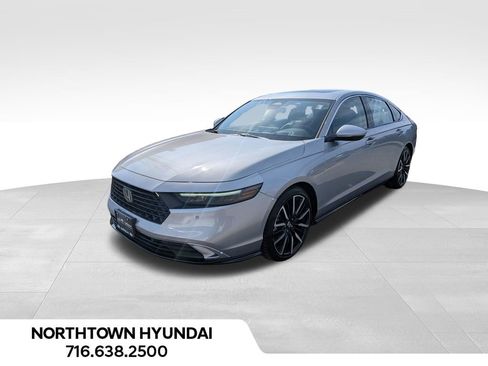 Used 2023 Honda Accord Touring image 1