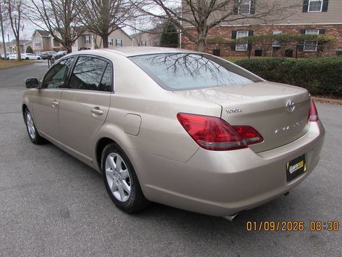 Used 2008 Toyota Avalon XL image 4