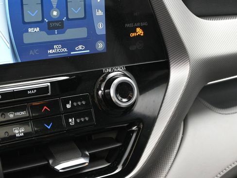 Used 2022 Toyota Highlander Platinum image 21