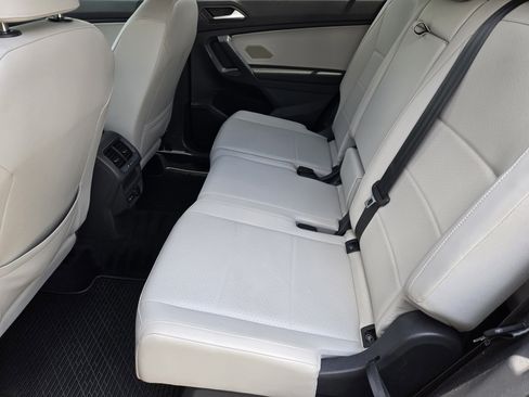 Used 2021 Volkswagen Tiguan SE FWD image 27