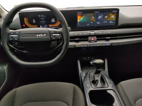 Used 2025 Kia K4 FWD image 22