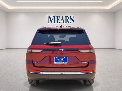 Used 2023 Jeep Grand Cherokee Limited w/ Trailer Tow Prep Group (B) AWD/4WD image 4