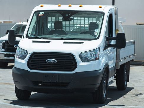 Used 2018 Ford Transit 250 138 RWD image 2