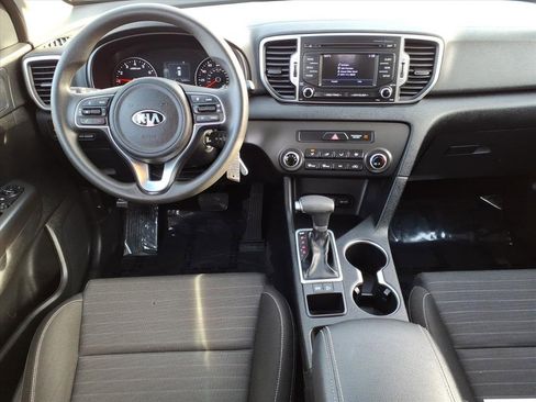 Used 2018 Kia Sportage LX image 9