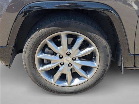 Used 2018 Jeep Cherokee Latitude FWD image 23