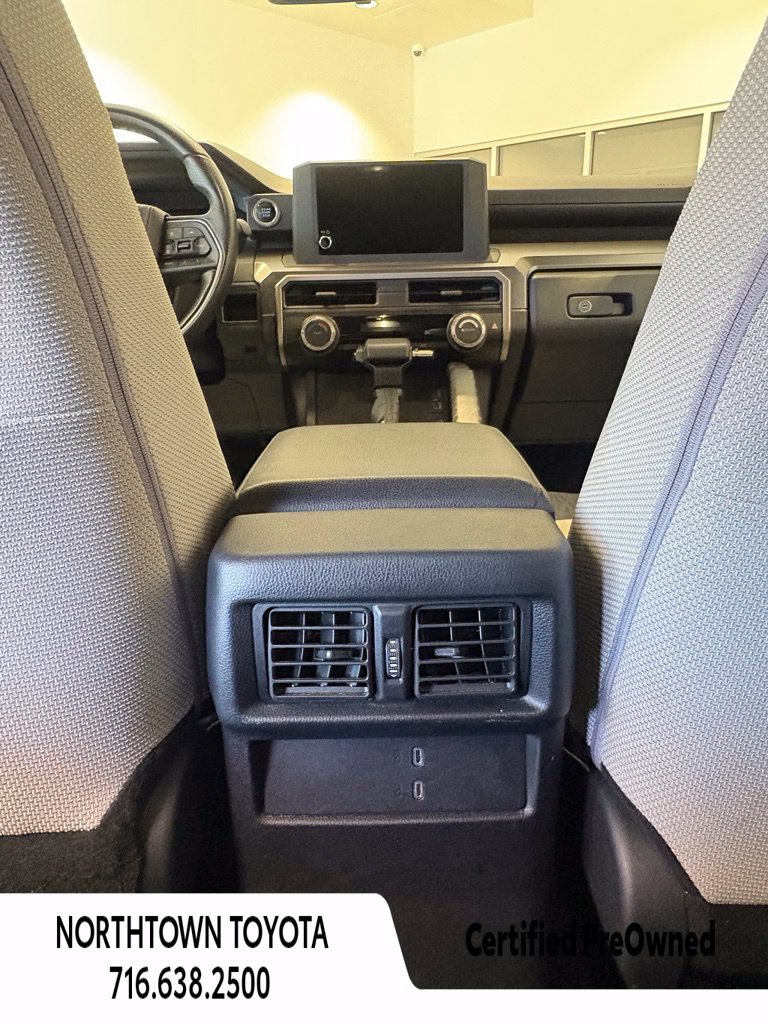 Used 2025 Toyota 4Runner SR5 AWD/4WD image 28