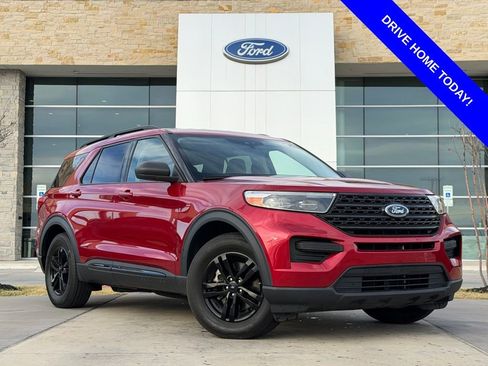 Used 2020 Ford Explorer XLT image 1