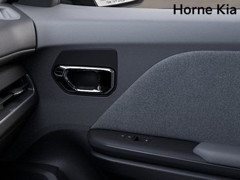 New 2025 Kia K4 LXS image 25