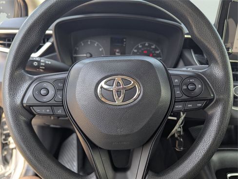 Used 2023 Toyota Corolla LE image 29
