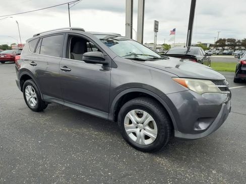 Used 2013 Toyota RAV4 LE FWD image 2