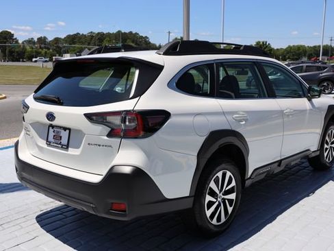 Certified 2025 Subaru Outback AWD/4WD image 5