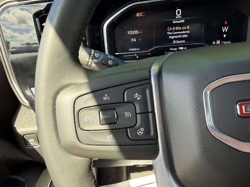 Used 2025 GMC Sierra 1500 SLT AWD/4WD image 28