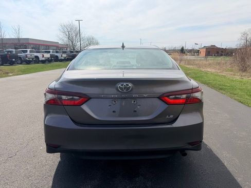Used 2023 Toyota Camry LE image 5