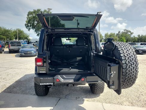 Used 2022 Jeep Wrangler Unlimited Sahara AWD/4WD image 9