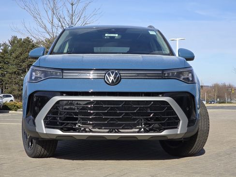 New 2026 Volkswagen Taos SEL image 10