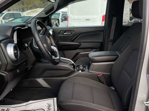 Used 2025 Chevrolet Colorado LT image 24