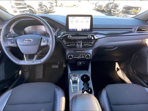 Certified 2025 Ford Escape ST-Line AWD/4WD image 14