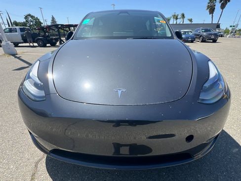 Used 2024 Tesla Model Y Long Range image 2