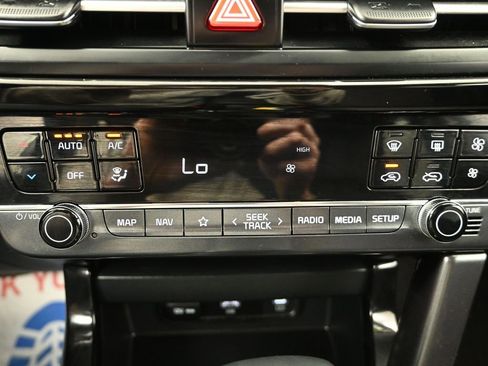 Certified 2024 Kia Seltos X-Line AWD/4WD image 21