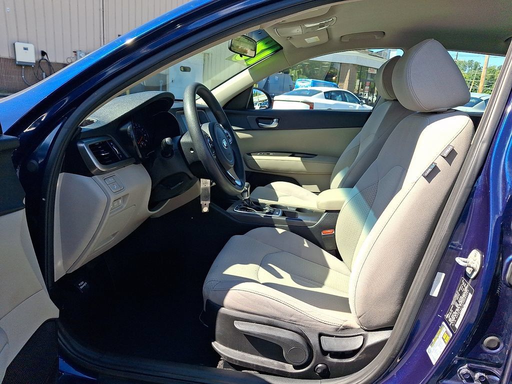 Used 2018 Kia Optima LX w/ 17" Alloy Wheels Package FWD image 15