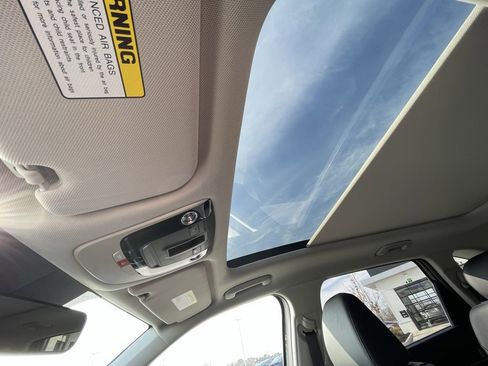 New 2026 Kia Sorento S w/ S Panoramic Sunroof Package image 22