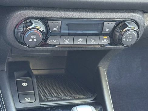 Used 2023 Nissan Kicks SR w/ SR Premium Package FWD image 22
