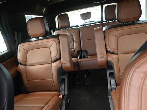 Used 2024 Lincoln Navigator Reserve AWD/4WD image 18