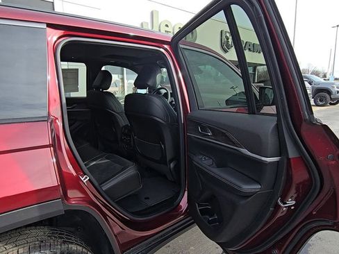 New 2026 Jeep Grand Cherokee Altitude AWD/4WD image 18