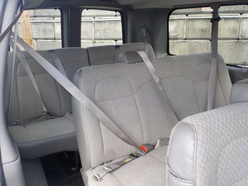 Used 2017 Chevrolet Express 3500 LT w/ LT Preferred Equipment Group RWD image 23