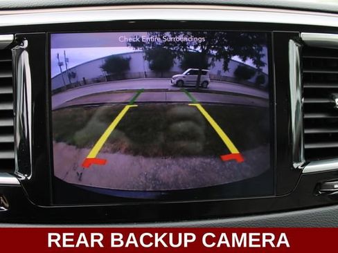 Used 2018 Chrysler Pacifica Touring-L Plus FWD image 4