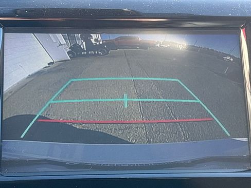 Used 2020 Toyota Camry SE image 11