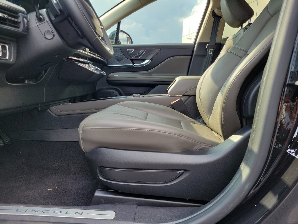 Certified 2023 Lincoln Corsair AWD w/ Equipment Group 101A image 19