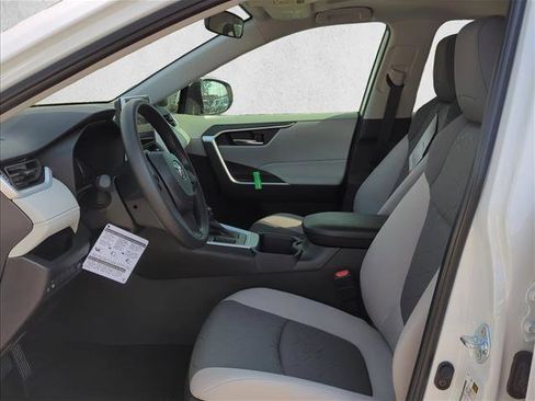 Used 2025 Toyota RAV4 XLE w/ Convenience Package FWD image 13