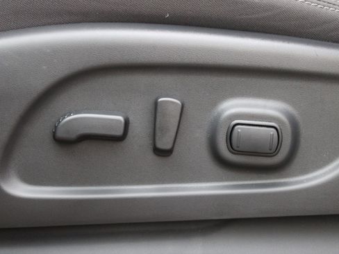 Certified 2024 Nissan Titan SV w/ SV Convenience Package image 28