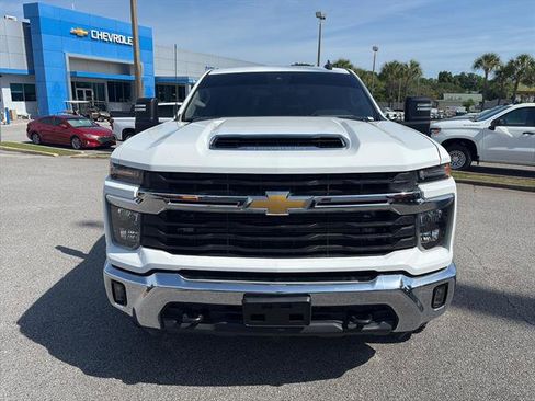 Used 2025 Chevrolet Silverado 2500 LT AWD/4WD image 8