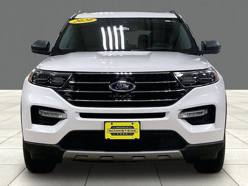Certified 2020 Ford Explorer XLT w/ Equipment Group 202A AWD/4WD image 3