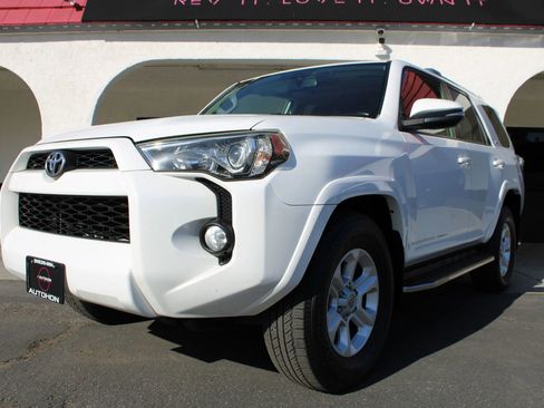 Used 2014 Toyota 4Runner SR5 Premium image 7